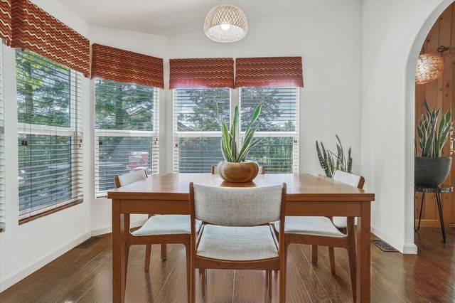 4221 Lakeview Dr, Ione, CA 95640
