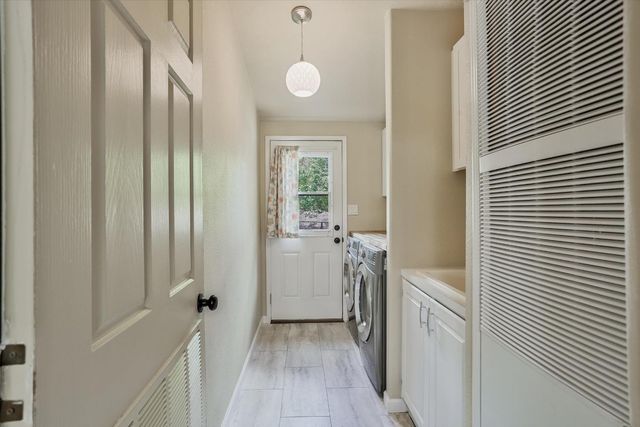 4221 Lakeview Dr, Ione, CA 95640