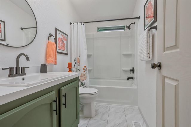 4221 Lakeview Dr, Ione, CA 95640