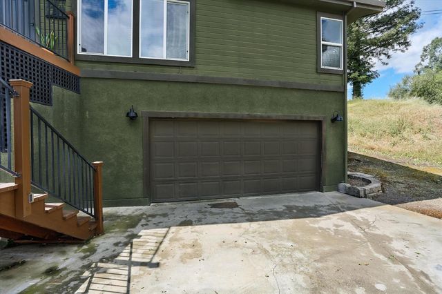 4221 Lakeview Dr, Ione, CA 95640