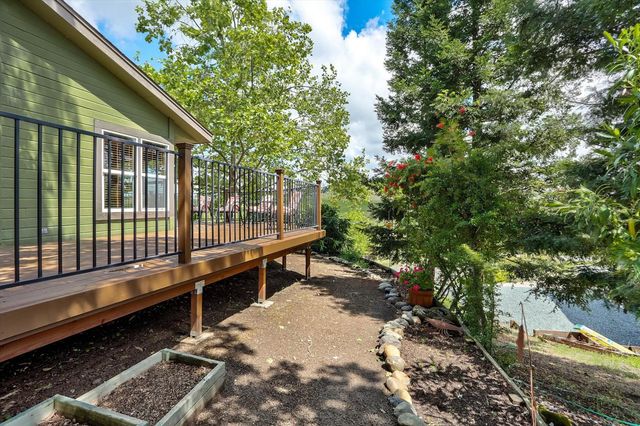 4221 Lakeview Dr, Ione, CA 95640
