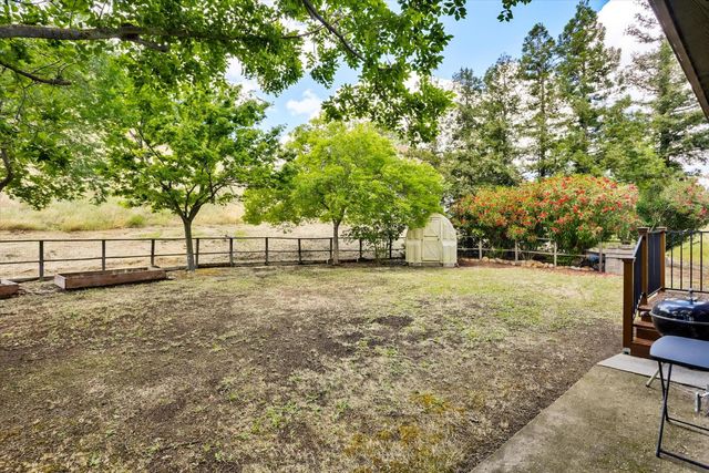 4221 Lakeview Dr, Ione, CA 95640