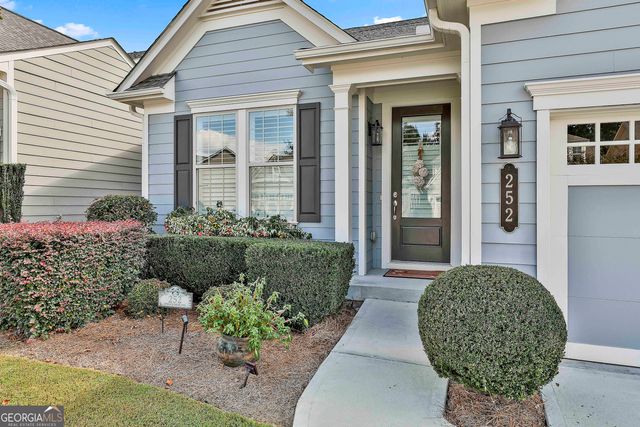 252 Spruce Pine Circle, Peachtree City, GA 30269