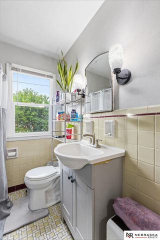 5829-5831 Lafayette Avenue, Omaha, NE 68132