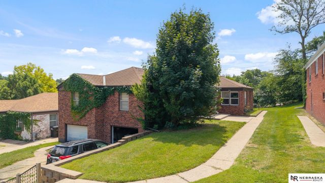 5829-5831 Lafayette Avenue, Omaha, NE 68132
