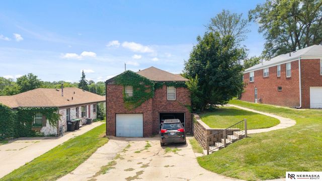 5829-5831 Lafayette Avenue, Omaha, NE 68132