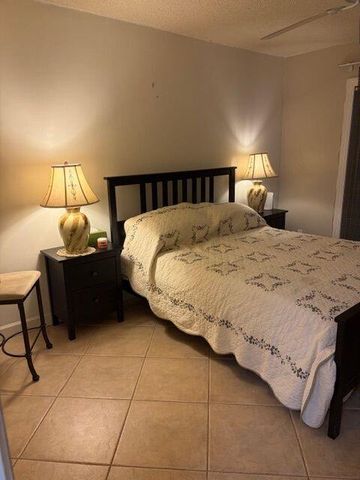 2562 Garden Drive N 305, Lake Worth Beach, FL 33461