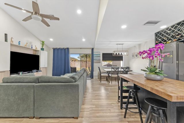 396 Monte Trail, West Palm Beach, FL 33415