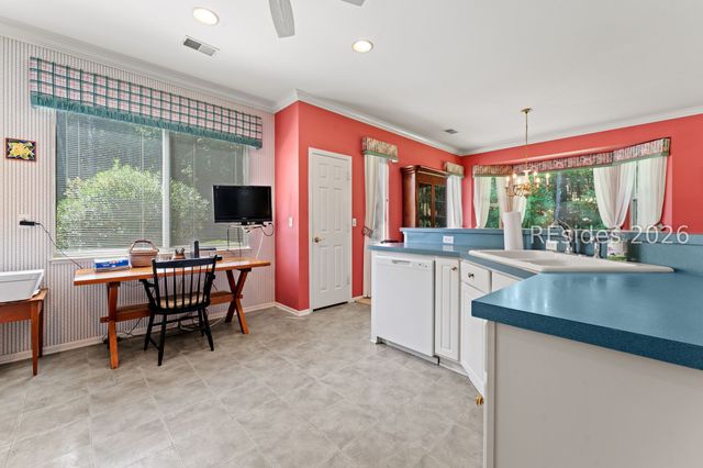 8 Coburn Ct, Bluffton, SC 29909