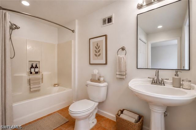 434 Leawood CIR, Naples, FL 34104