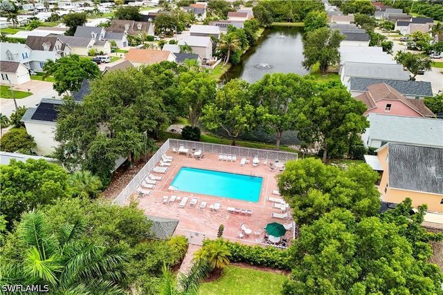 434 Leawood CIR, Naples, FL 34104