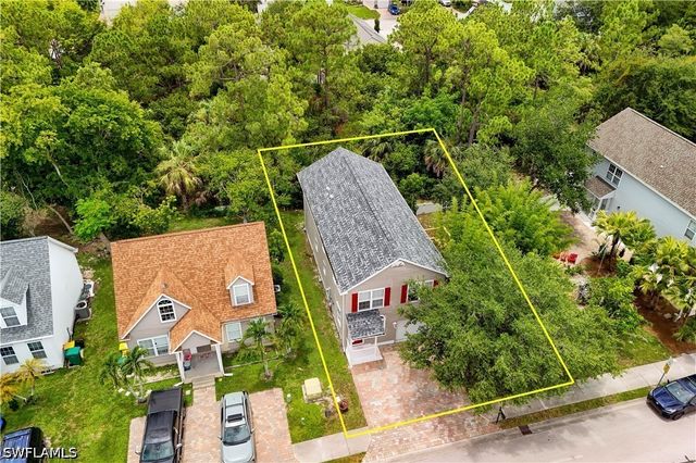 434 Leawood CIR, Naples, FL 34104