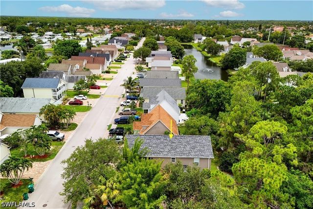 434 Leawood CIR, Naples, FL 34104
