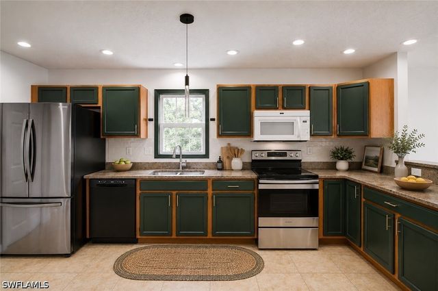 434 Leawood CIR, Naples, FL 34104
