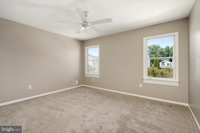 6 MYSTIC WAY, Burlington, NJ 08016