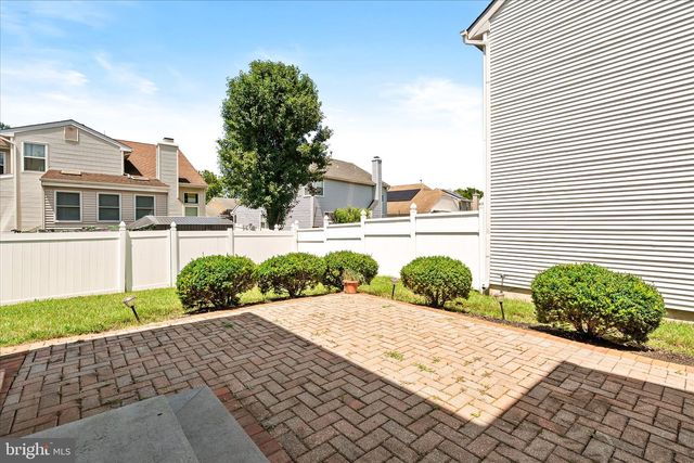 6 MYSTIC WAY, Burlington, NJ 08016
