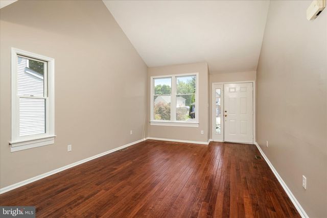 6 MYSTIC WAY, Burlington, NJ 08016