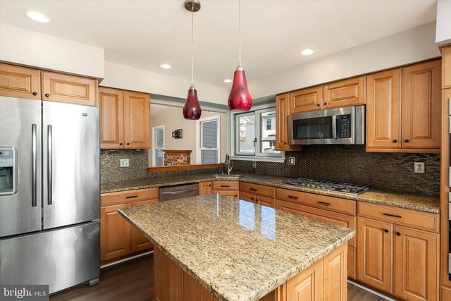 6 MYSTIC WAY, Burlington, NJ 08016