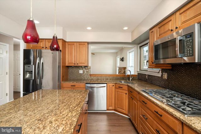 6 MYSTIC WAY, Burlington, NJ 08016