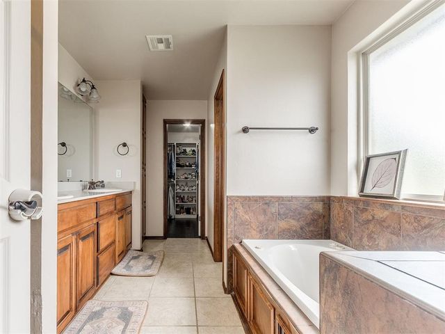 11409 Stonecrest, Guthrie, OK 73044