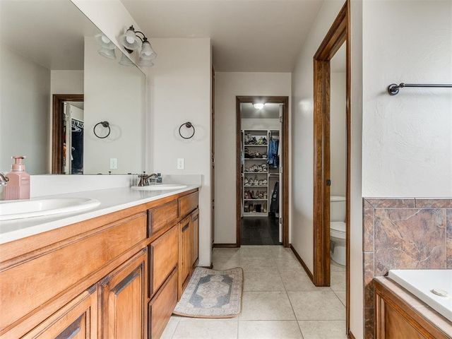 11409 Stonecrest, Guthrie, OK 73044