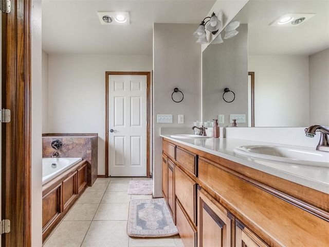 11409 Stonecrest, Guthrie, OK 73044