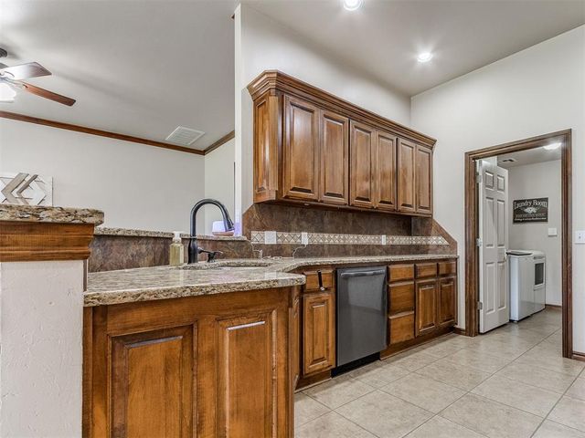 11409 Stonecrest, Guthrie, OK 73044
