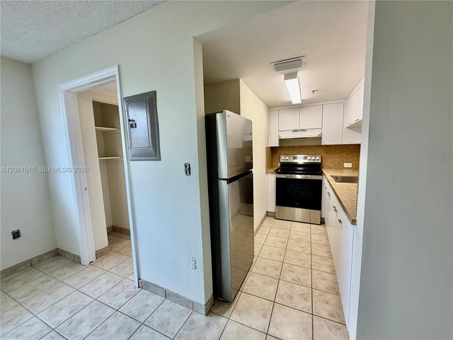 601 SW 37th Avenue 303, Miami, FL 33135