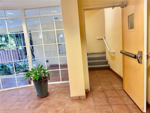 601 SW 37th Avenue 303, Miami, FL 33135