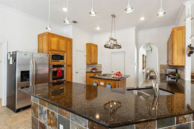 2109 Cooks Lane, Fort Worth, TX 76120