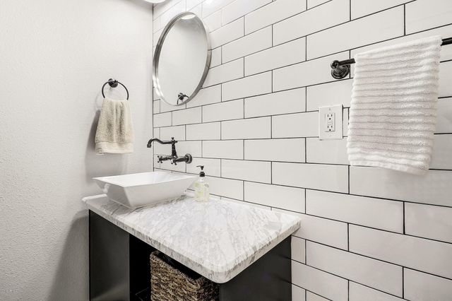 3635 E Turney Avenue Apt 14, Phoenix, AZ 85018