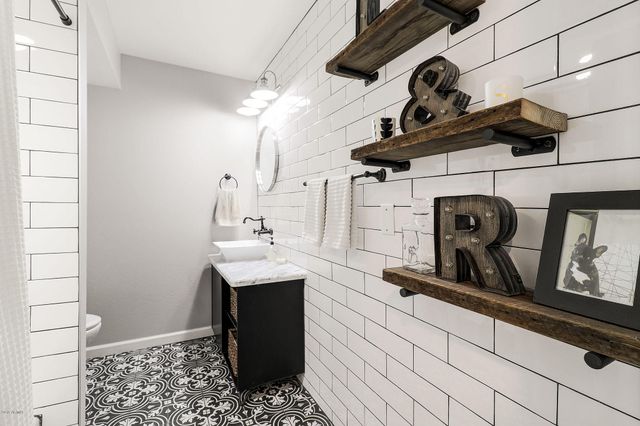 3635 E Turney Avenue Apt 14, Phoenix, AZ 85018