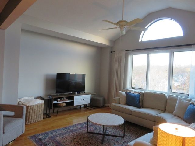 155 Kendrick Ave 502, Quincy, MA 02169