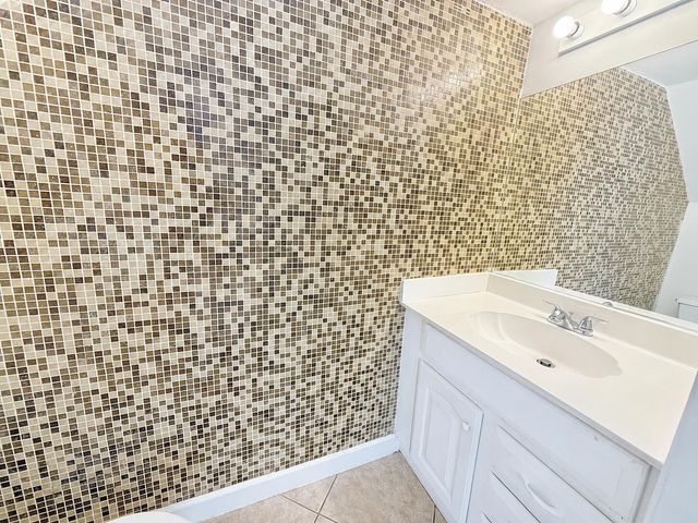 180 Riviera Circle 30-5, Weston, FL 33326