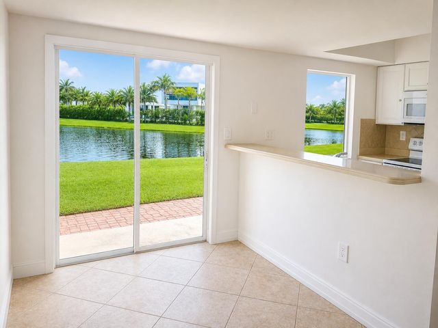 180 Riviera Circle 30-5, Weston, FL 33326
