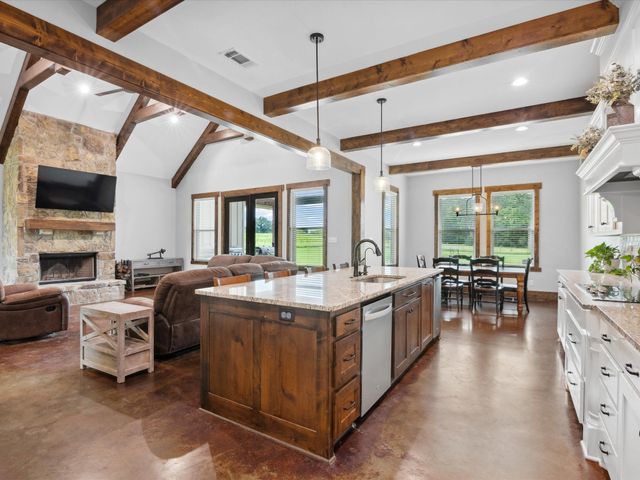 3628 S Fm 1655, Chico, TX 76431