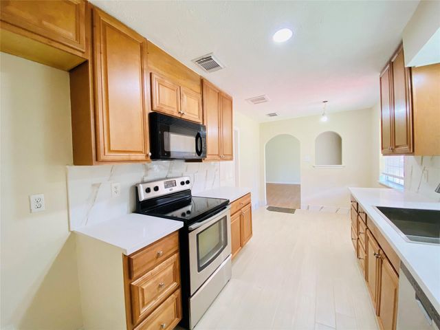 13447 Greenway Drive, Sugar Land, TX 77498