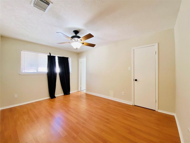 13447 Greenway Drive, Sugar Land, TX 77498