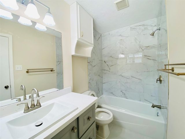 13447 Greenway Drive, Sugar Land, TX 77498