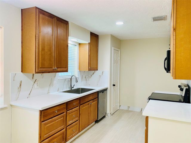 13447 Greenway Drive, Sugar Land, TX 77498