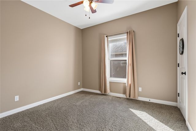 677 Raleigh Lane, Marion, IA 52302