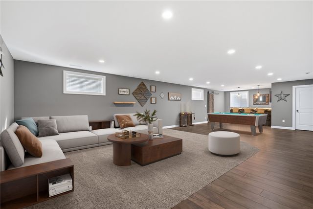 677 Raleigh Lane, Marion, IA 52302