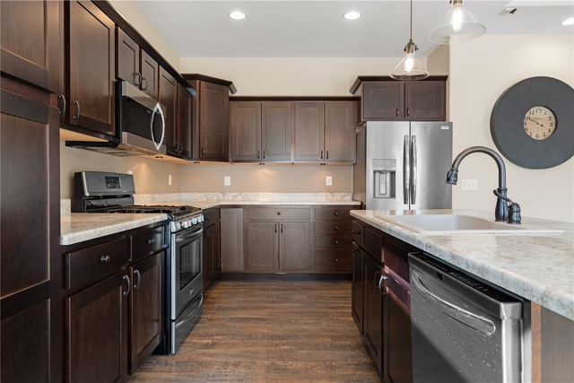 677 Raleigh Lane, Marion, IA 52302