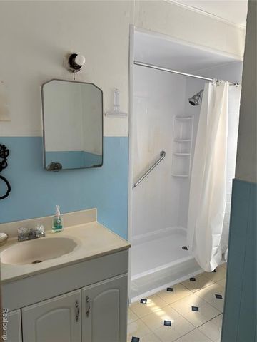 2257 Lodge Road, Flint, MI 48532