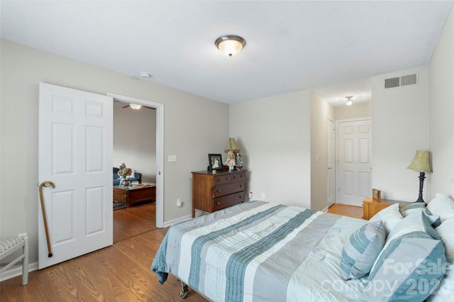 9005 Four Mile Creek Road, Charlotte, NC 28277