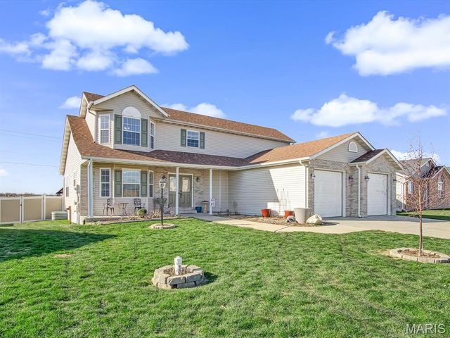 30 Black Wolf Run, Highland, IL 62249