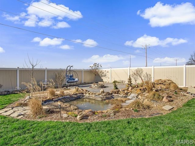 30 Black Wolf Run, Highland, IL 62249