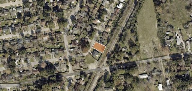 3102 New Meadow Drive, Baytown, TX 77521