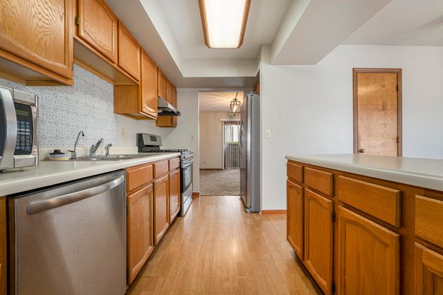 2586 Brookwood Drive, Crown Point, IN 46307