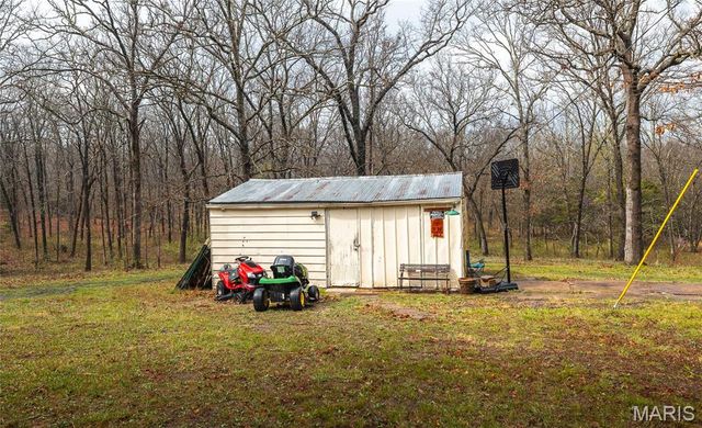 18763 State Route B, St James, MO 65559